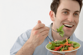 Τρώτε σαλάτα λαχανικών κατά τη θεραπεία της προστατίτιδας